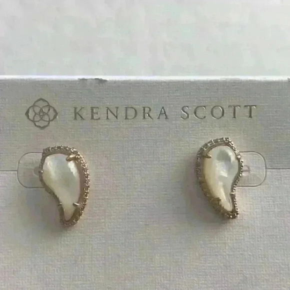 Kendra Scott new Temple in Ivory/blush gold - Picture 8 of 8